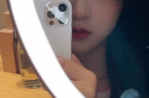 这届年轻人追热点、爱国货 2021年购物车里藏着“青年情绪”